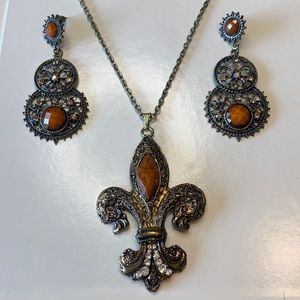 Victorian Baroque style earrings necklace jewelry